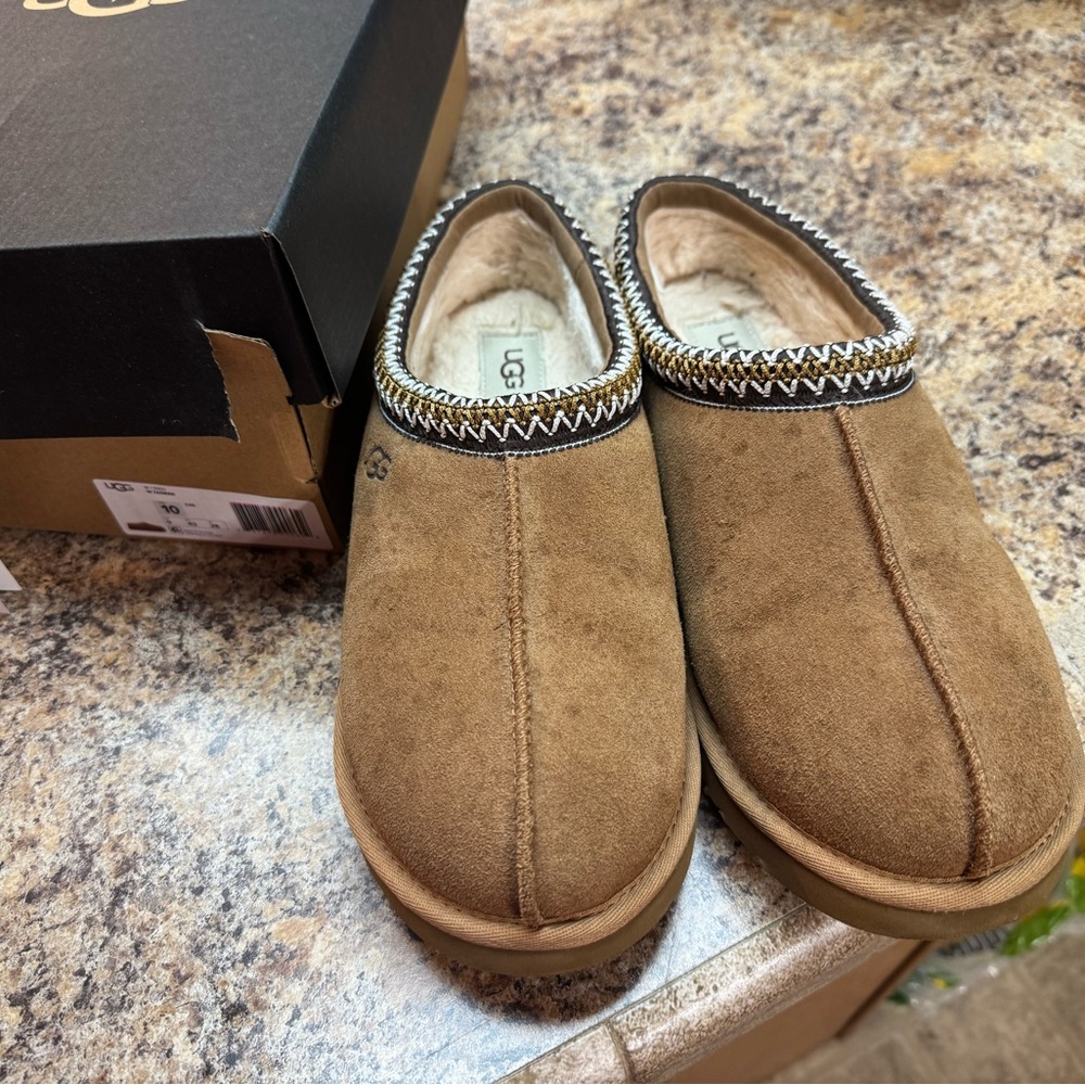Ugg Tasman Size 10. Worn twice. Great condition.